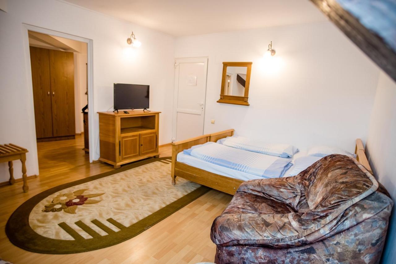 Hotel Marion Dumbraveni  Exteriör bild