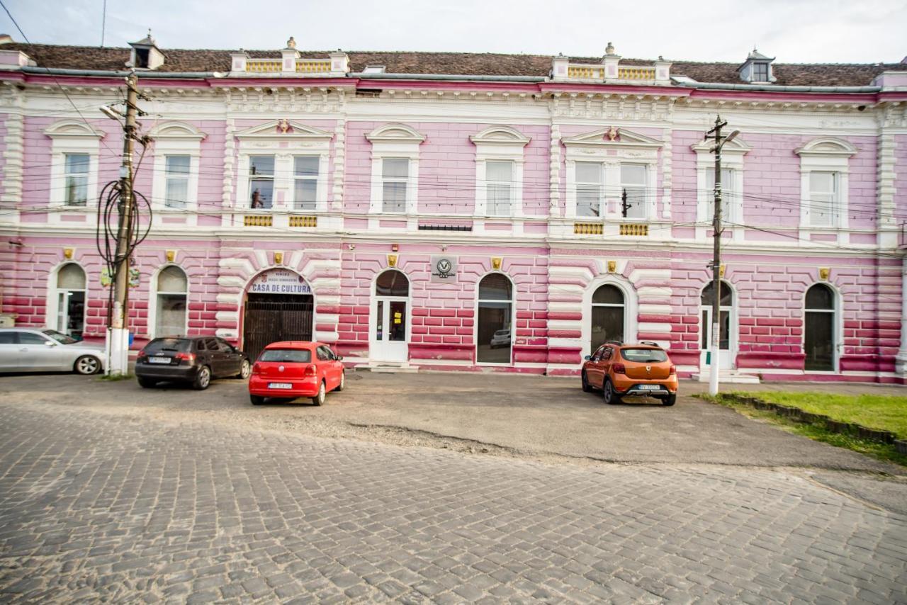 Hotel Marion Dumbraveni  Exteriör bild