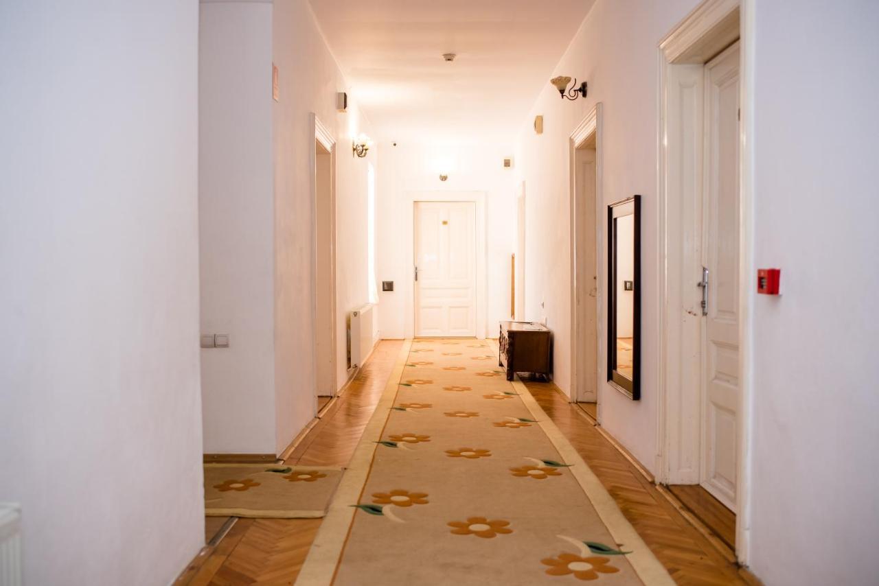Hotel Marion Dumbraveni  Exteriör bild